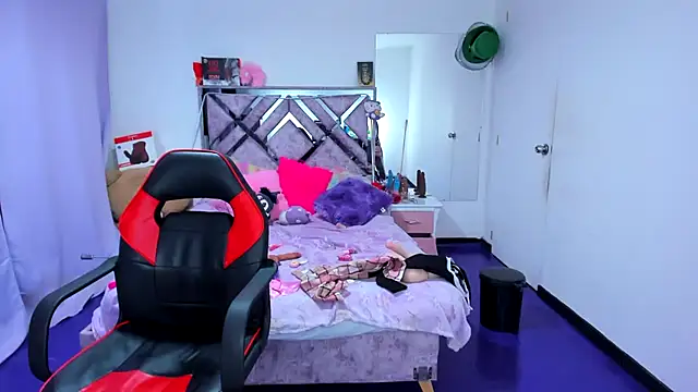 Luna Analya online show from April 1, 2026, 4:57 am