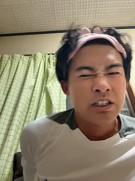 Snapshot of shoma2003 chatting on October 21, 2025, 1:01 pm shoma2003 online show from October 21, 2025, 1:01 pm