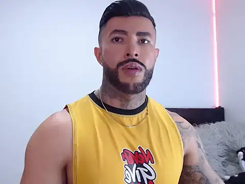 andrea de lucaa online show from September 30, 2025, 2:38 am