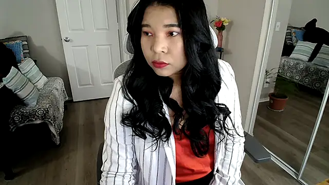 SHEILYN  online show from February 11, 2026, 4:06 am