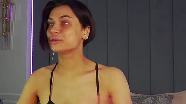 VioletAsh online show from December 4, 2025, 4:44 am