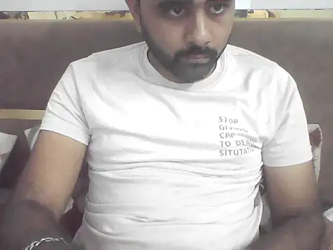 Snapshot of joshisdwe chatting on November 2, 2025, 6:21 pm joshisdwe online show from November 2, 2025, 6:21 pm