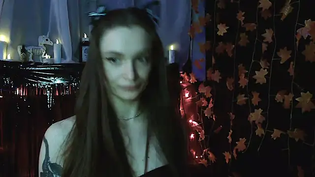 Snapshot of __Leyla__ chatting on October 18, 2025, 7:47 pm Leyla online show from October 18, 2025, 7:47 pm