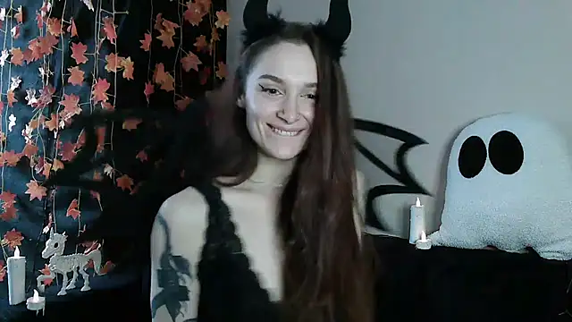 Snapshot of __Leyla__ chatting on October 24, 2025, 1:40 pm Leyla online show from October 24, 2025, 1:40 pm