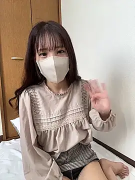 Snapshot of riri__nyan_o0 chatting on October 17, 2025, 5:21 am riri nyan o0 online show from October 17, 2025, 5:21 am