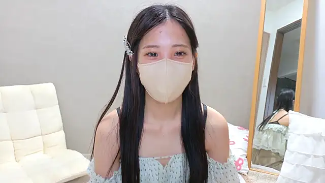 Snapshot of riri__nyan_o0 chatting on June 10, 2026, 11:42 am riri nyan o0 online show from June 10, 2026, 11:42 am