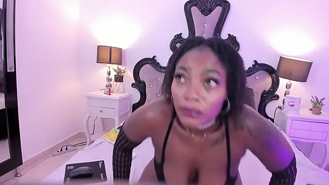 Snapshot of _analyy_ chatting on November 1, 2025, 8:33 pm analyy online show from November 1, 2025, 8:33 pm