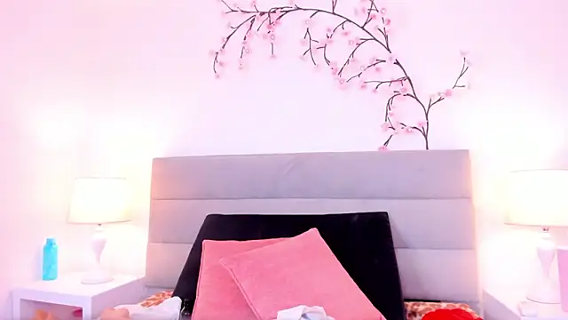 Snapshot of _analyy_ chatting on February 19, 2026, 8:38 pm analyy online show from February 19, 2026, 8:38 pm