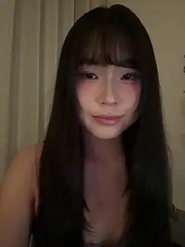 77momomo online show from May 19, 2026, 3:07 pm