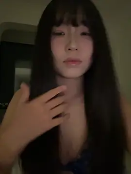 77momomo online show from May 24, 2026, 4:12 pm
