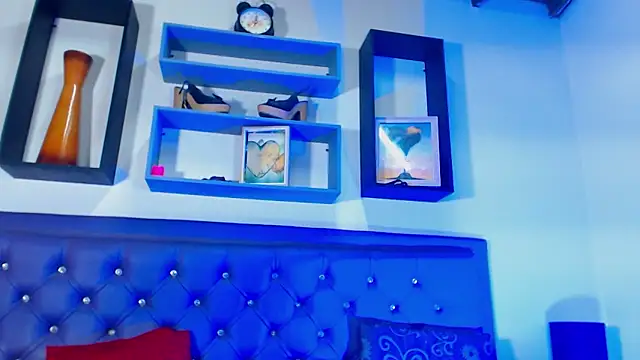 Snapshot of alejadolly chatting on January 15, 2026, 8:23 pm alejadolly online show from January 15, 2026, 8:23 pm