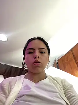 Snapshot of EmilyHarperr chatting on October 3, 2025, 11:40 am EmilyHarperr online show from October 3, 2025, 11:40 am