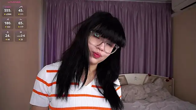 VerniceEngelking online show from October 3, 2025, 5:04 am