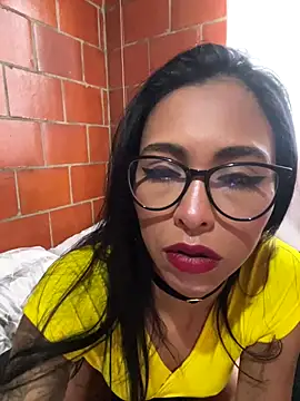 Emma  cumlovee online show from October 23, 2025, 1:10 pm