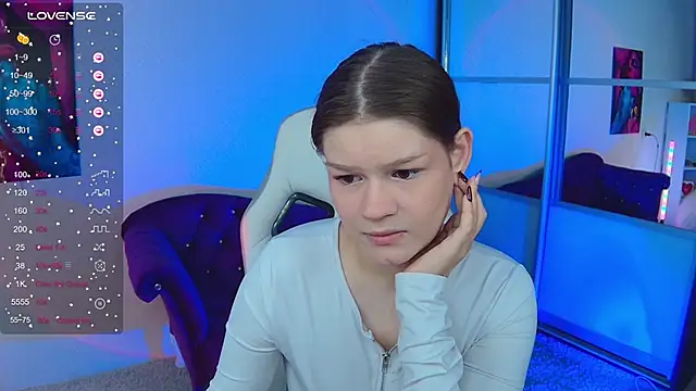 Lunamytrend online show from October 5, 2025, 6:23 am