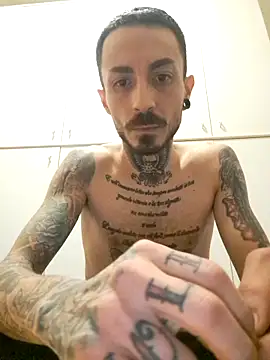 Snapshot of Robe420 chatting on December 21, 2025, 11:01 pm Robe420 online show from December 21, 2025, 11:01 pm