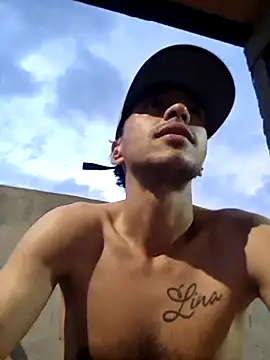 Snapshot of Santi2323xxX chatting on February 8, 2026, 11:30 pm Santi2323xxX online show from February 8, 2026, 11:30 pm