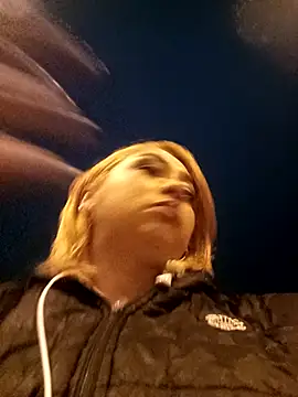 Snapshot of Mariana-94 chatting on December 2, 2025, 11:11 pm Mariana-94 online show from December 2, 2025, 11:11 pm