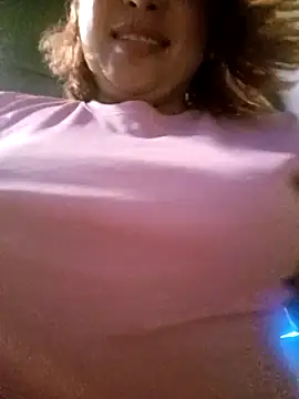 Snapshot of Mariana-94 chatting on December 22, 2025, 11:57 pm Mariana-94 online show from December 22, 2025, 11:57 pm