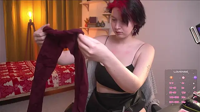 Snapshot of bluebeell chatting on January 13, 2026, 8:41 am bluebeell online show from January 13, 2026, 8:41 am