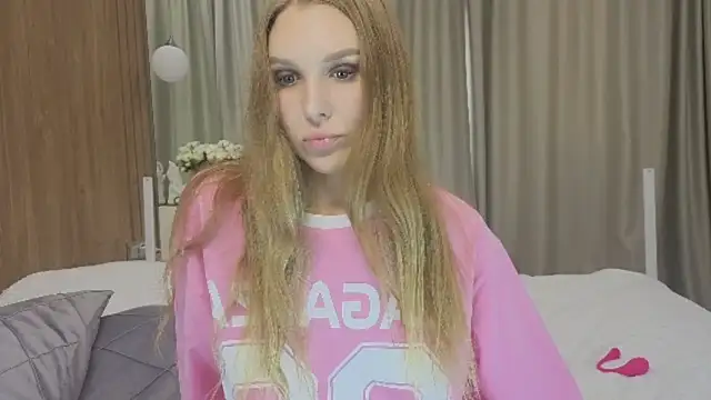 Snapshot of Brigitte_Bardot chatting on October 28, 2025, 9:46 am Brigitte Bardot online show from October 28, 2025, 9:46 am