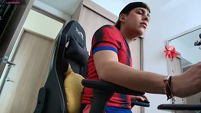 brunothompson3 online show from December 20, 2025, 6:48 pm