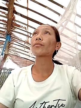 Lisa pusy online show from September 17, 2025, 3:19 am