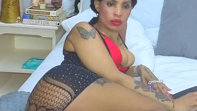 CaramelNatashaxx online show from December 17, 2025, 1:06 pm