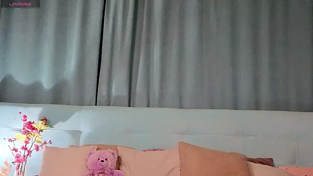 Aurora Bennet online show from February 18, 2026, 11:11 pm