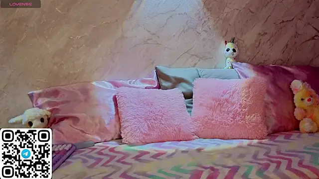 Aurora Bennet online show from April 2, 2026, 12:08 am