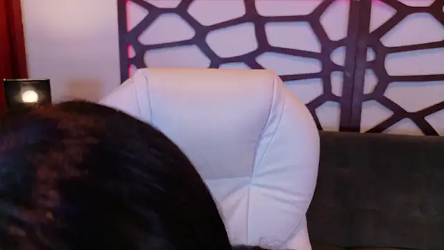 Snapshot of kloe_bella chatting on February 10, 2026, 1:04 pm kloe bella online show from February 10, 2026, 1:04 pm