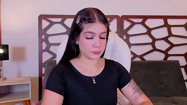 Snapshot of kloe_bella chatting on February 19, 2026, 12:34 pm kloe bella online show from February 19, 2026, 12:34 pm