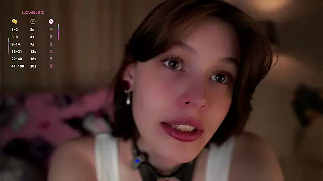 Snapshot of LurleneRamo chatting on October 2, 2025, 1:23 am LurleneRamo online show from October 2, 2025, 1:23 am