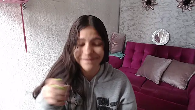 Evagirl69 online show from May 25, 2026, 12:22 pm