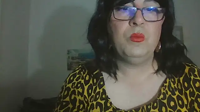 nataliacd online show from November 25, 2025, 5:57 pm