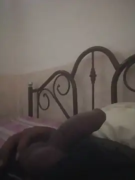 vardh033 online show from October 23, 2025, 5:55 pm