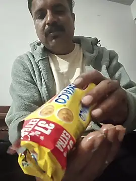 vardh033 online show from December 17, 2025, 5:41 pm