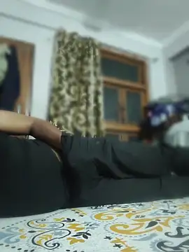 vardh033 online show from April 2, 2026, 12:58 pm