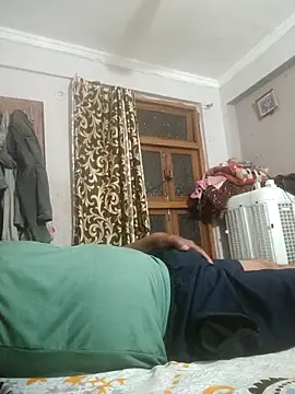 vardh033 online show from April 17, 2026, 2:03 am