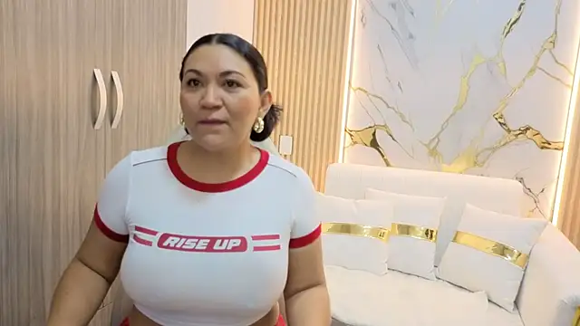 Snapshot of Madam_Hott chatting on September 15, 2025, 3:39 am Madam Hott online show from September 15, 2025, 3:39 am