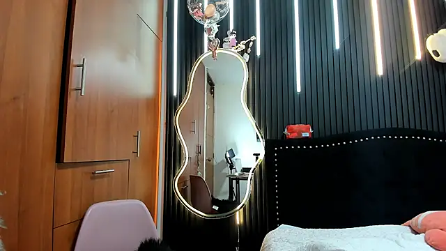 Snapshot of scarletr_red chatting on January 8, 2026, 9:28 pm scarletr red online show from January 8, 2026, 9:28 pm