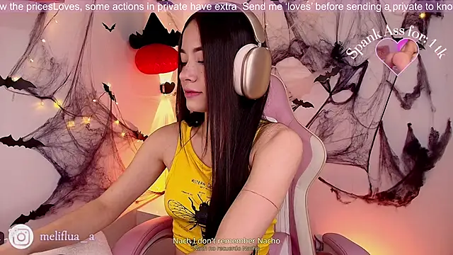 Snapshot of Melifluaa chatting on October 15, 2025, 4:18 pm Melifluaa online show from October 15, 2025, 4:18 pm