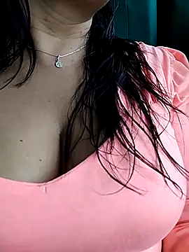 Snapshot of sexxx_mia chatting on September 25, 2025, 5:05 pm sexxx mia online show from September 25, 2025, 5:05 pm