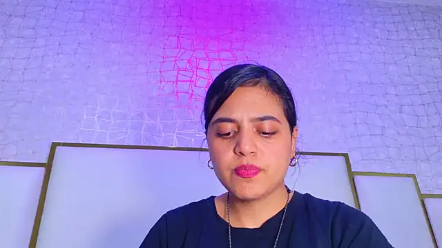 Snapshot of thalia888_ chatting on May 27, 2026, 7:11 pm thalia888 online show from May 27, 2026, 7:11 pm