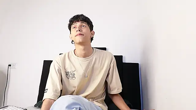 alexmark  online show from October 28, 2025, 2:31 pm