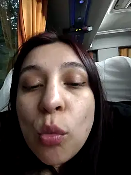 caronicole77 online show from October 27, 2025, 11:09 pm