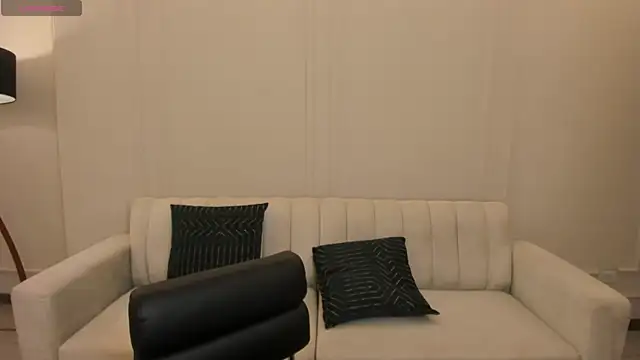 Snapshot of LeahNovac chatting on November 28, 2025, 11:24 am LeahNovac online show from November 28, 2025, 11:24 am