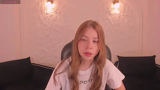 TiffannySins online show from December 20, 2025, 3:13 am