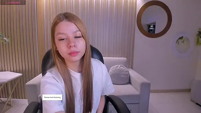 TiffannySins online show from May 10, 2026, 4:28 am