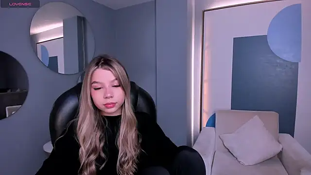 TiffannySins online show from May 12, 2026, 3:25 am